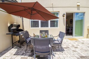 House, 4 Bedrooms | Terrace/patio