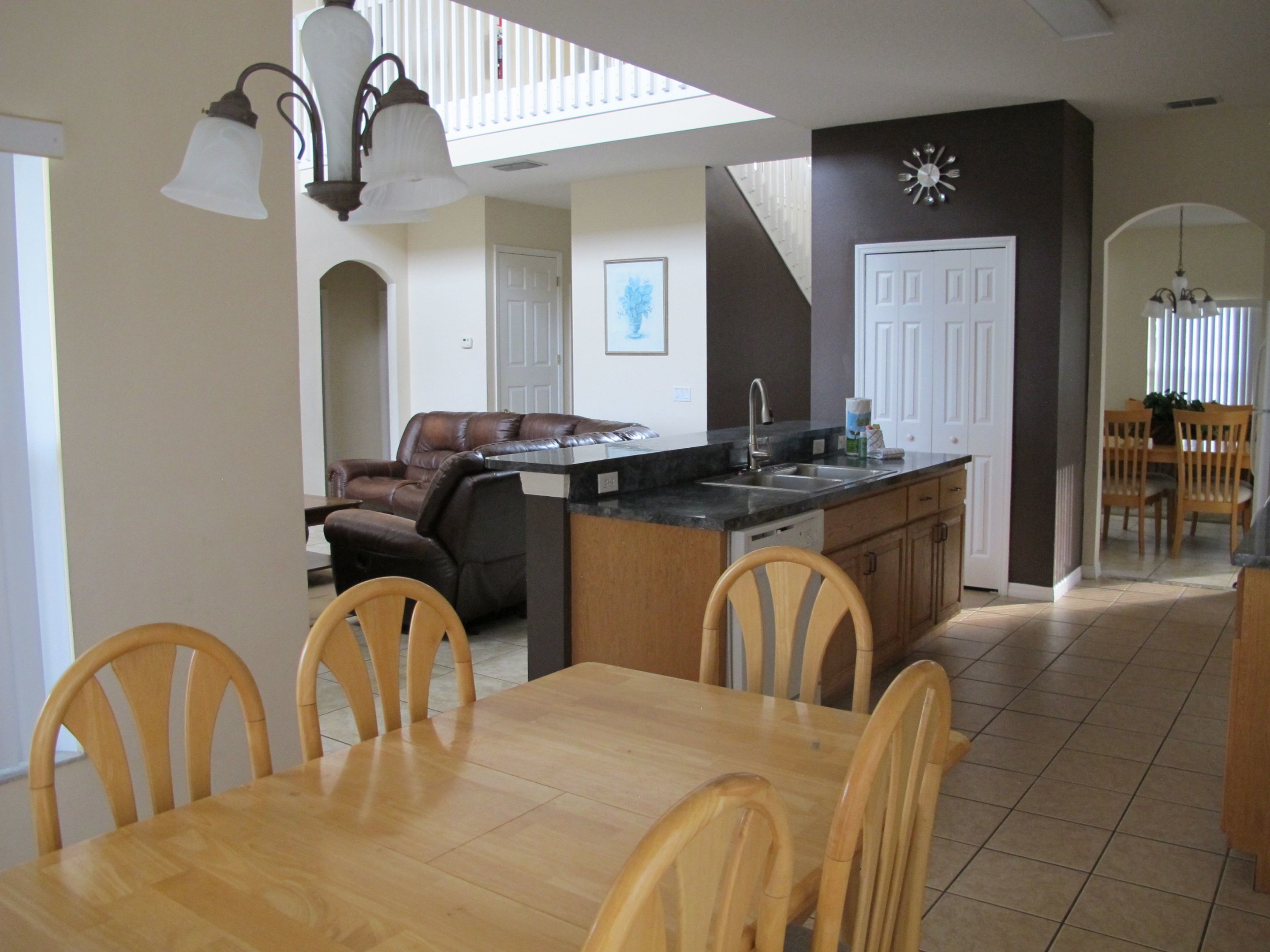 House, 5 Bedrooms | In-room dining