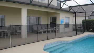 House, 5 Bedrooms | Indoor pool | Outdoor pool