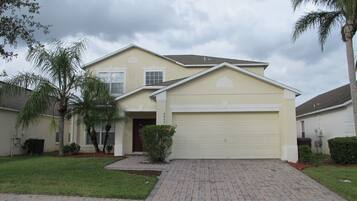 House, 5 Bedrooms | Front of property