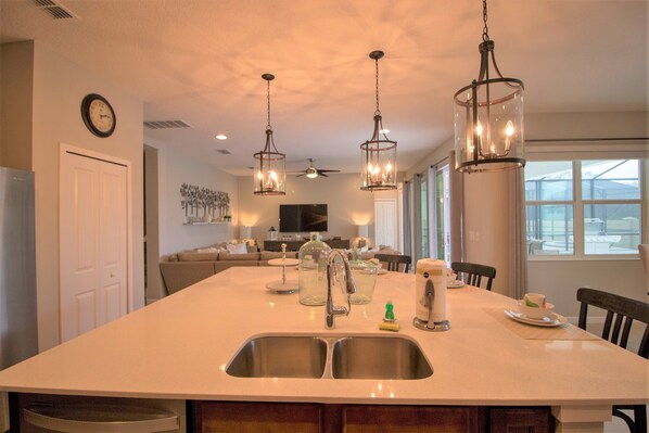 Maison, 6 chambres | Restauration dans la chambre