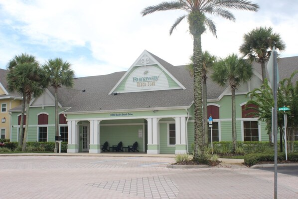 Apartment, 2 Bedrooms | Property grounds