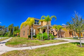 House, 6 Bedrooms | Front of property - Bella Vida 210 (Kissimmee)