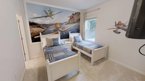 House, Multiple Beds | Iron/ironing board, free WiFi