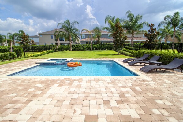 House, 6 Bedrooms | Outdoor pool