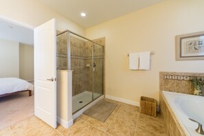 House, Multiple Beds | Bathroom | Hair dryer, towels, shampoo - Champions Gate 1470 (Davenport)
