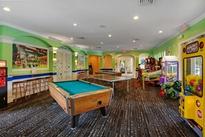 Villa - 4 sovrum | Spelrum