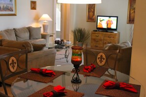 House, 4 Bedrooms | In-room dining - Orange Tree 3434 (Clermont)