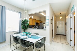 Townhome, 4 Bedrooms | In-room dining