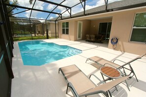 Talo, 4 makuuhuonetta | Ulkouima-allas