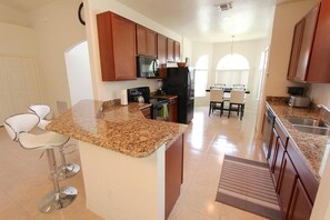 House, 4 Bedrooms | Private kitchen - Crystal Cove 929 (Kissimmee)