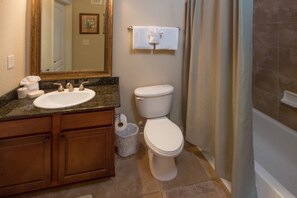 Condo, 3 Bedrooms | Bathroom | Hair dryer, towels - Bella Piazza 903 - 813 (Davenport)