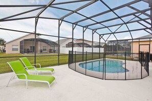 House, 4 Bedrooms | Indoor pool