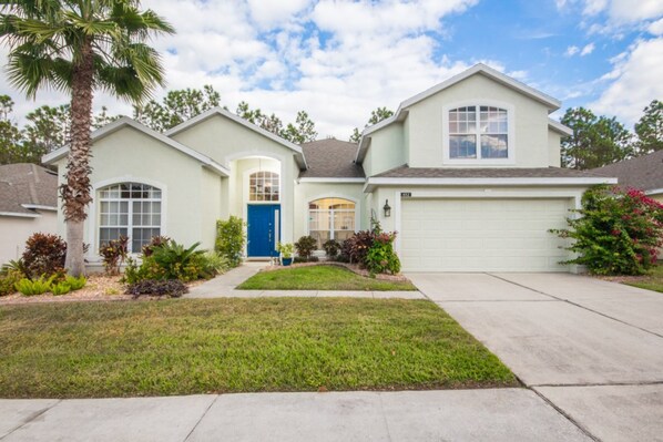 บ้านพัก, 5 ห้องนอน | ด้านหน้าที่พัก