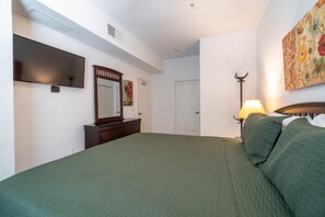 Townhome, 3 Bedrooms | Television