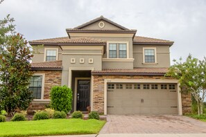 Fachada de la propiedad