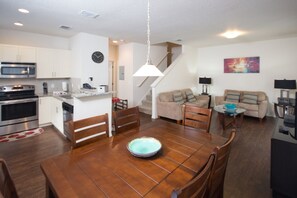 Townhome, 4 Bedrooms | In-room dining