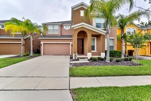 House, 6 Bedrooms | Front of property - Bella Vida 220 (Kissimmee)