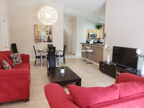 独立别墅, 5 间卧室 | 起居区 | 平板电视、DVD 播放器