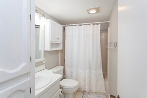 Apartment, 1 Schlafzimmer | Badezimmer | Haartrockner, Handtücher