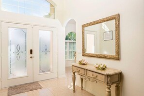 House, 4 Bedrooms | Hallway