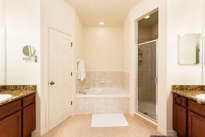 House, 4 Bedrooms | Bathroom | Hair dryer, towels