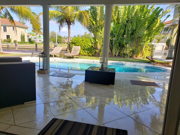 Huis, 3 slaapkamers | Buitenzwembad | Een buitenzwembad