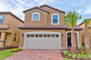 House, 6 Bedrooms | Front of property - Windsor at Westside 1852 (Kissimmee)