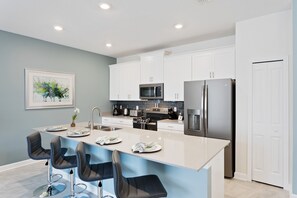 Casa adosada, 4 habitaciones | Cocina privada