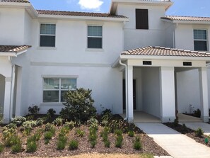 Townhome, 4 Bedrooms | Front of property