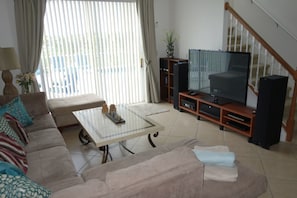 House, 5 Bedrooms | Living area | LCD TV, video game console, Netflix, DVD player - Highlands Reserve Golf & Country Club 303 (Davenport)
