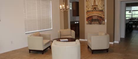 Ferienhaus, 6 Schlafzimmer | Wohnbereich | Flachbildfernseher