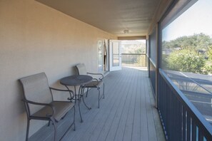 Casa, 5 habitaciones | Balcón