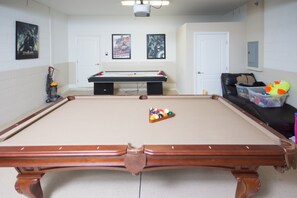 House, 5 Bedrooms | Game room