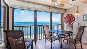 Condo, 2 phòng ngủ | Khu vực ăn uống tại phòng