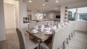Ferienhaus, Mehrere Betten | Essbereich im Zimmer