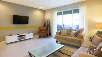 Townhouse, 3 kamar tidur | Area keluarga | TV layar datar