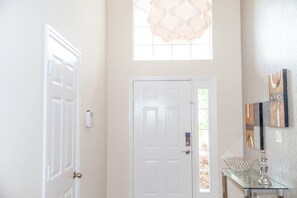 House, 4 Bedrooms | Hallway