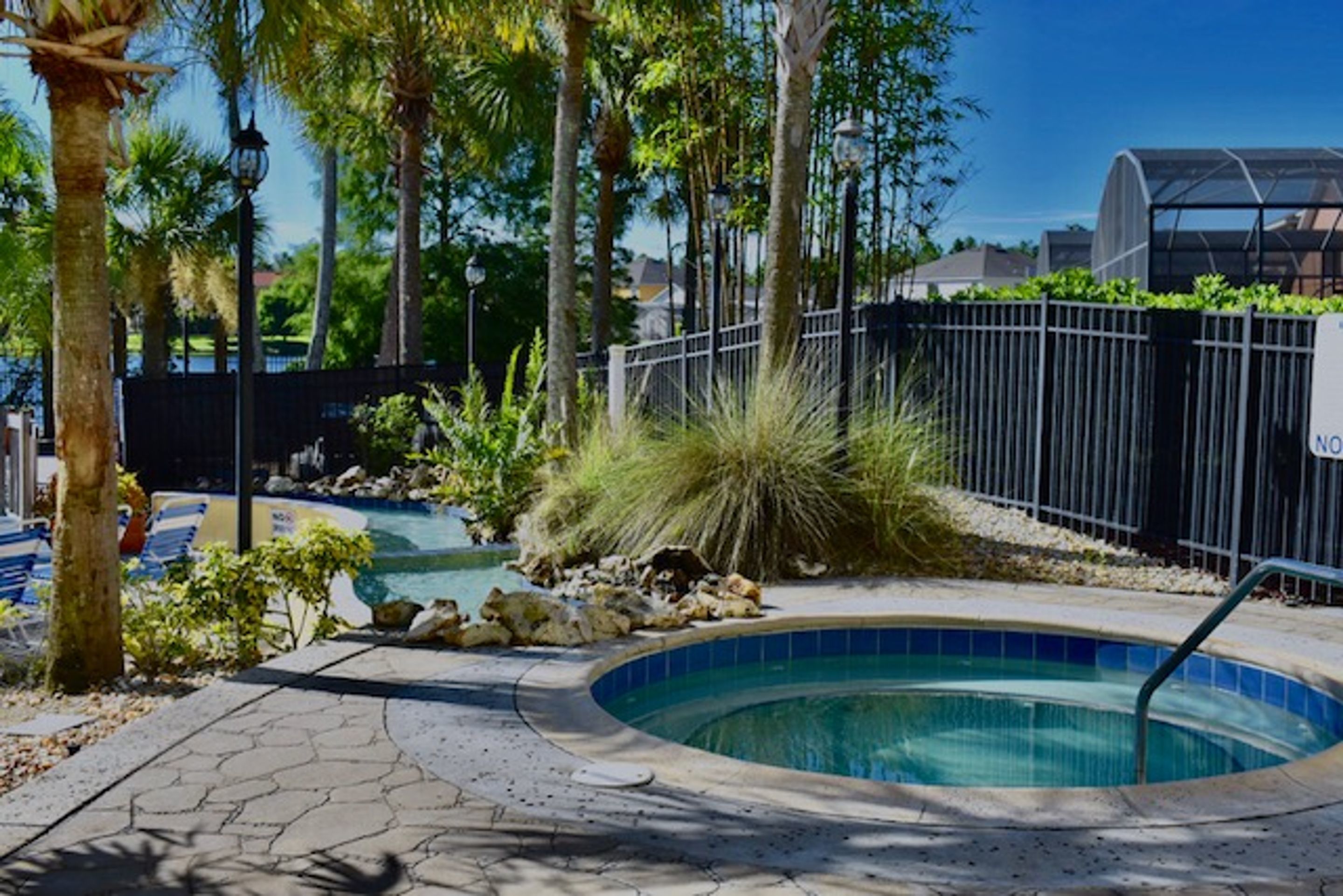 Bain à remous extérieur