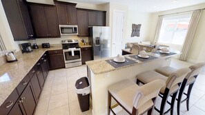 House, 6 Bedrooms | Private kitchen