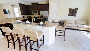 House, 6 Bedrooms | Private kitchen