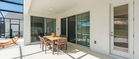 House, 6 Bedrooms | Terrace/patio