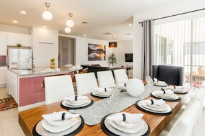 Casa, 6 quartos | Opções para refeição no quarto