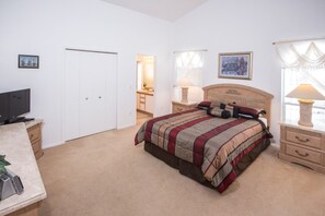 House, 3 Bedrooms - Hampton Lakes 863 (Davenport)