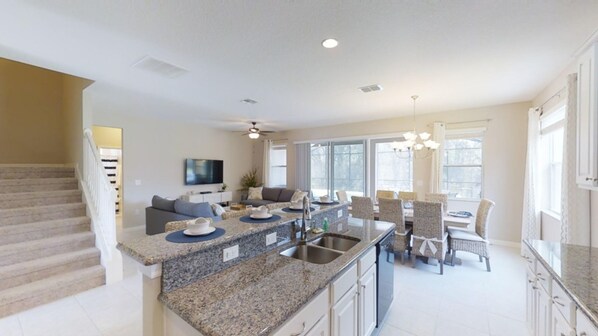 House, Multiple Beds | In-room dining