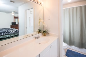 公寓式客房, 3 间卧室 | 浴室 | 吹风机、毛巾