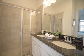 Townhome - 4 sovrum | Badrum | Handdukar