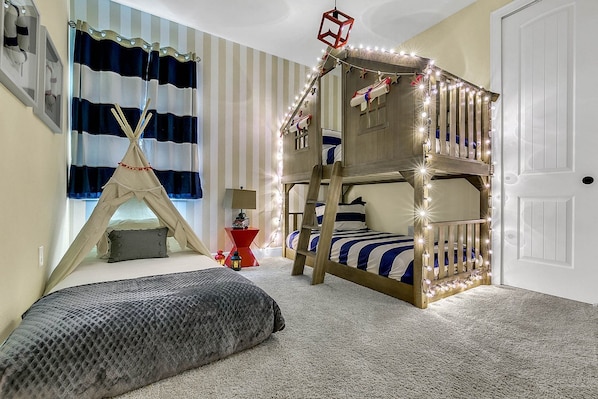 House, 6 Bedrooms | 6 bedrooms, iron/ironing board, free WiFi