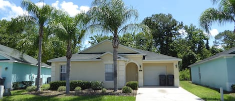 Villa, 5 Bedrooms | Front of property