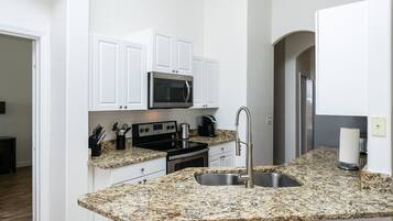 Villa, 3 Bedrooms | Private kitchen | Dishwasher, cookware/dishes/utensils